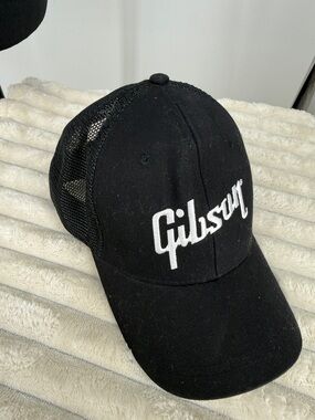 Gibson SnapBack black hat with white logo